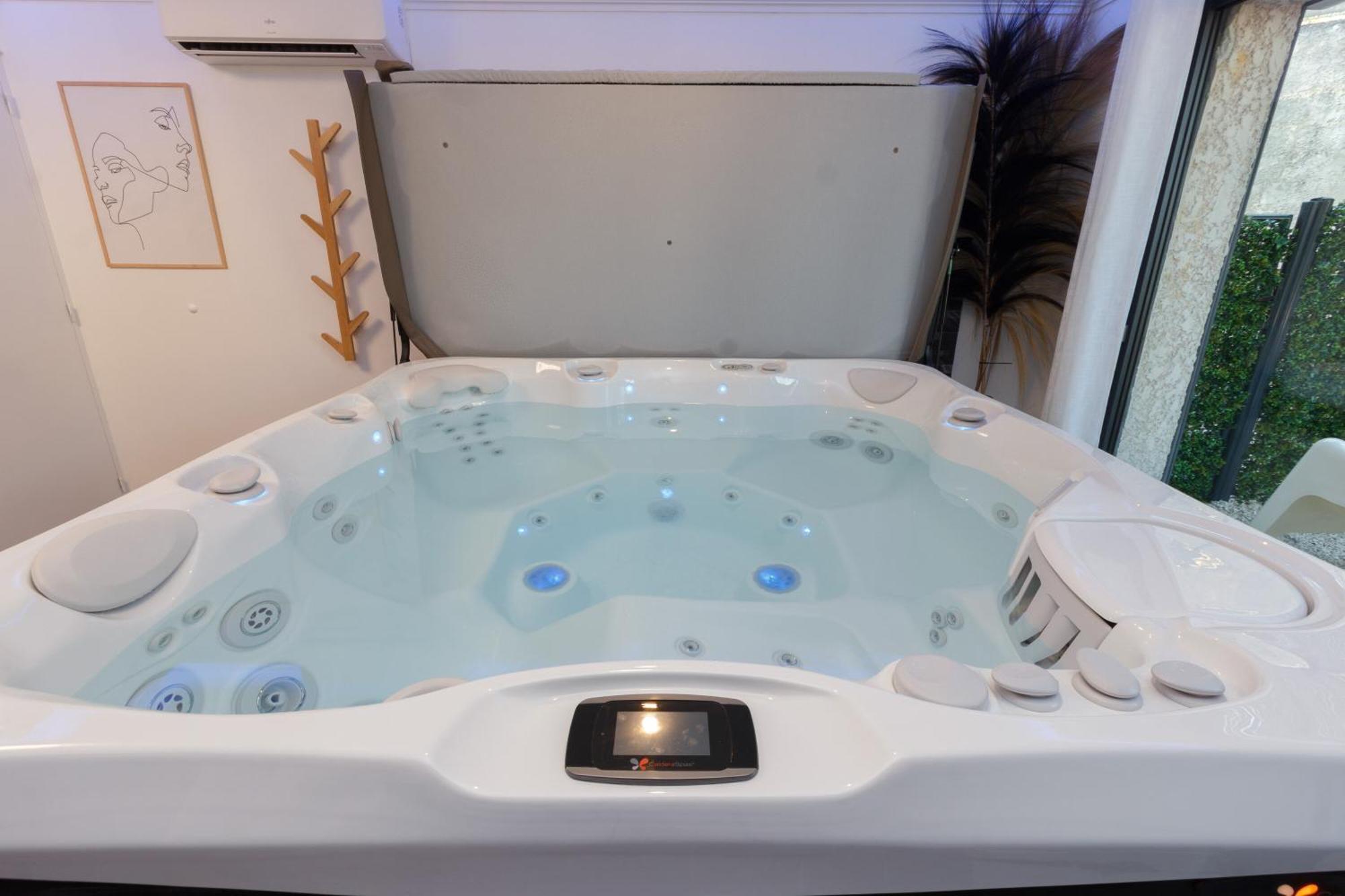 Casa Amor & Spa, Appartement Suite Jacuzzi & Piscine Chauffee Montfort-sur-Argens Экстерьер фото
